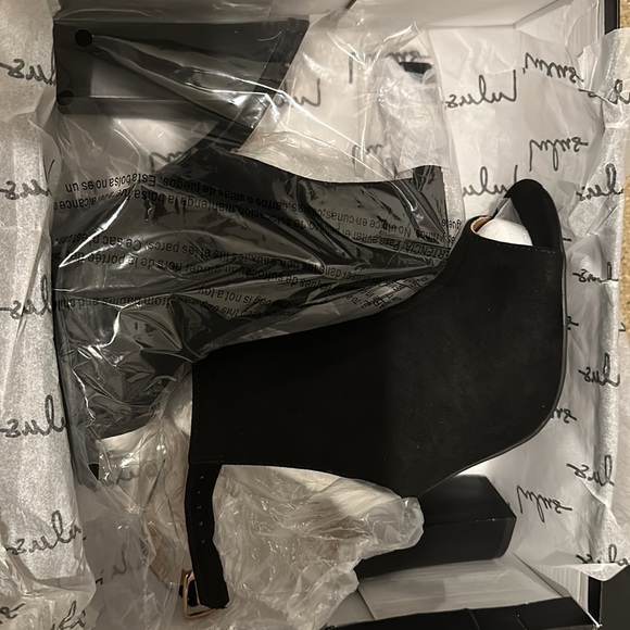 LuLu Bootie - Picture 4 of 5